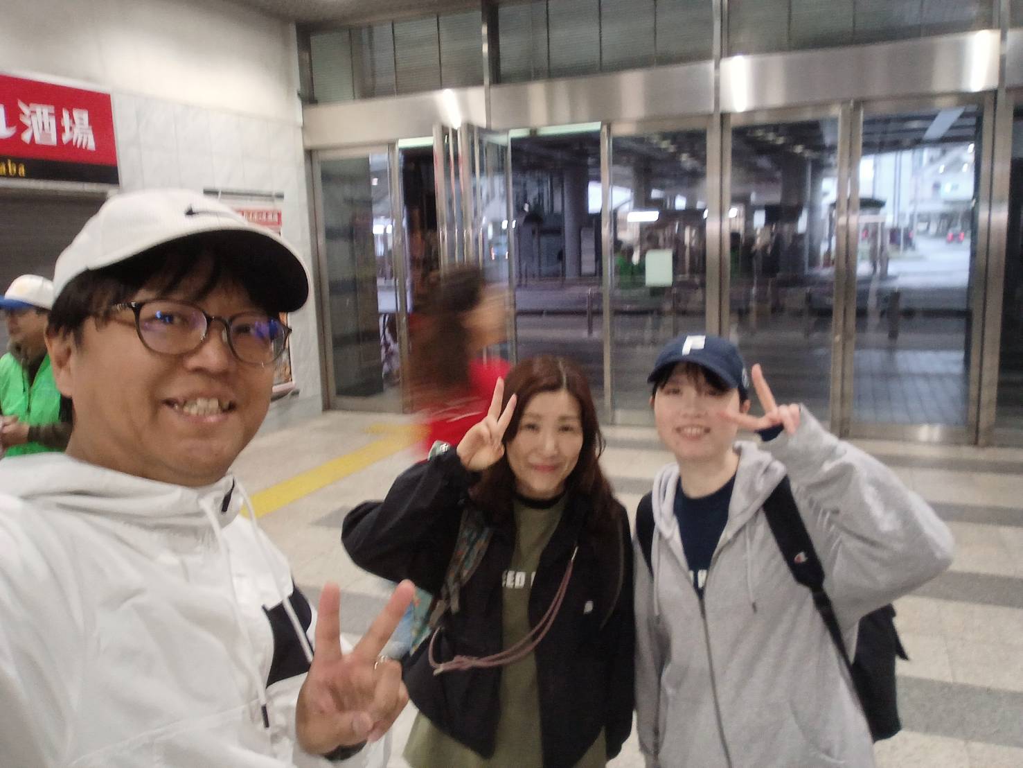 毎月恒例の小倉駅清掃と、雨の中の地域清掃